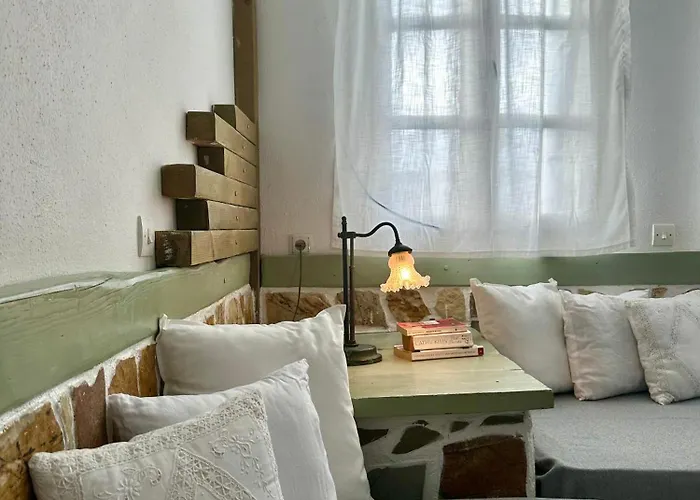 לינה וארוחת בוקר Jasmine Of Cyclades Kini