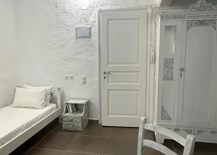 Jasmine Of Cyclades לינה וארוחת בוקר Kini