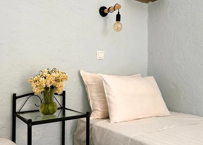 Jasmine Of Cyclades Kini