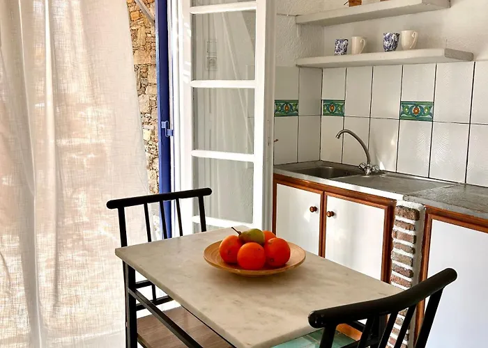 Jasmine Of Cyclades לינה וארוחת בוקר Kini