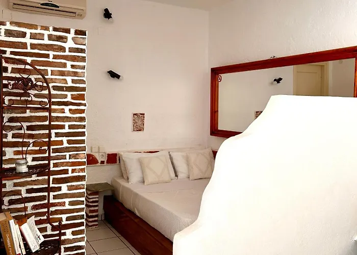 Jasmine Of Cyclades Kini