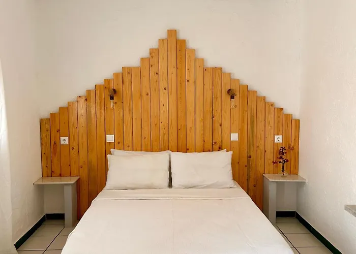 Jasmine Of Cyclades לינה וארוחת בוקר 3*