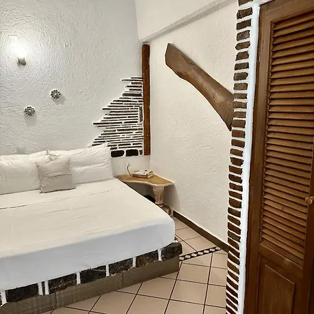 Jasmine Of Cyclades Kini